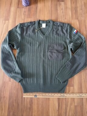 Men's Czech Size Medium-large Olive Green Military-Style V-Neck Sweater